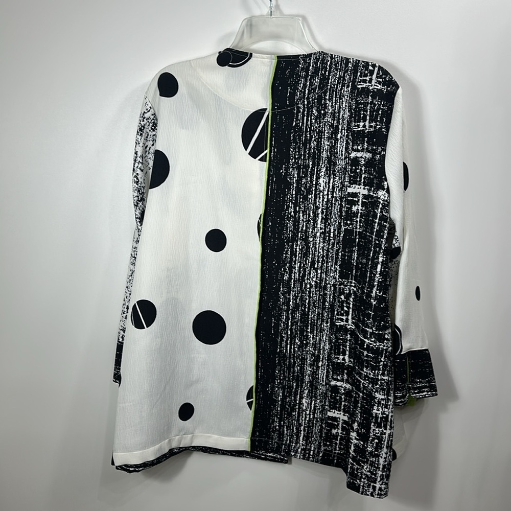 Ali Miles Black & White Abstract Polka Dot Contrast Jacket with Lime Accent - Picture 8 of 10